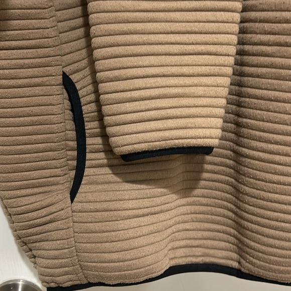 2 Simply Southern Women’s Size Large button collar sweatshirt - Picture 6 of 13